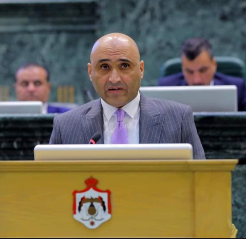 السراحنة يطالب الحكومة ببناء ملعب ومنطقة حرفية في لواء عين الباشا