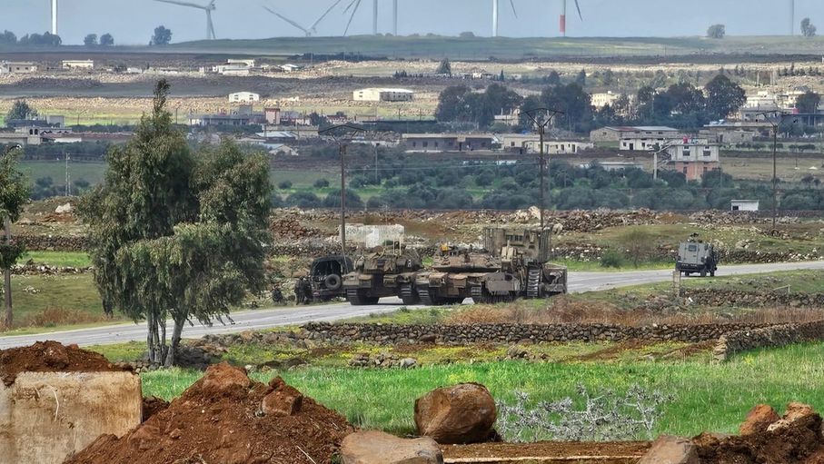 الاحتلال يقصف قرية الصمدانية بريف القنيطرة 