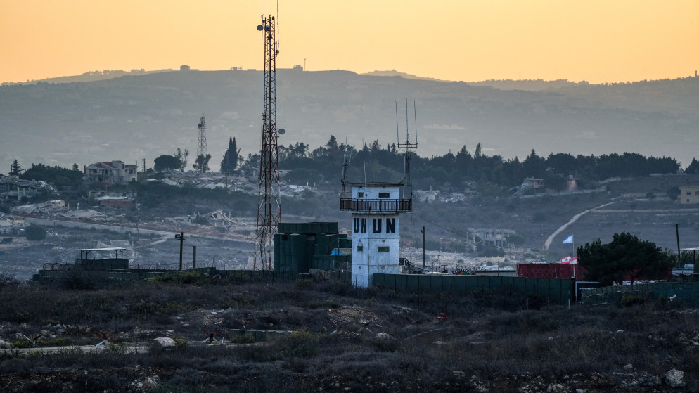 الجيش الإسرائيلي يعلن أنه سيهاجم أهدافا لحزب الله في جنوب لبنان
