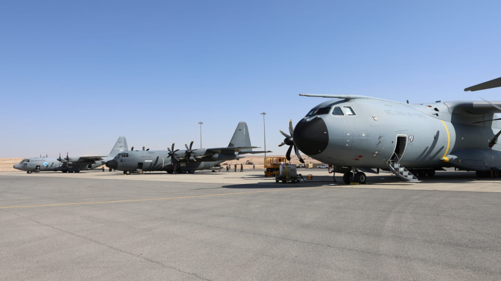الجيش ينفذ 7 إنزالات جوية بمشاركة عدد من الدول الشقيقة 
