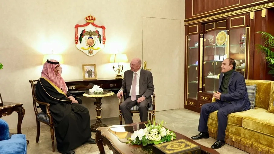 الفايز يلتقي سفيري المملكة العربية السعودية وسلطنة عمان 