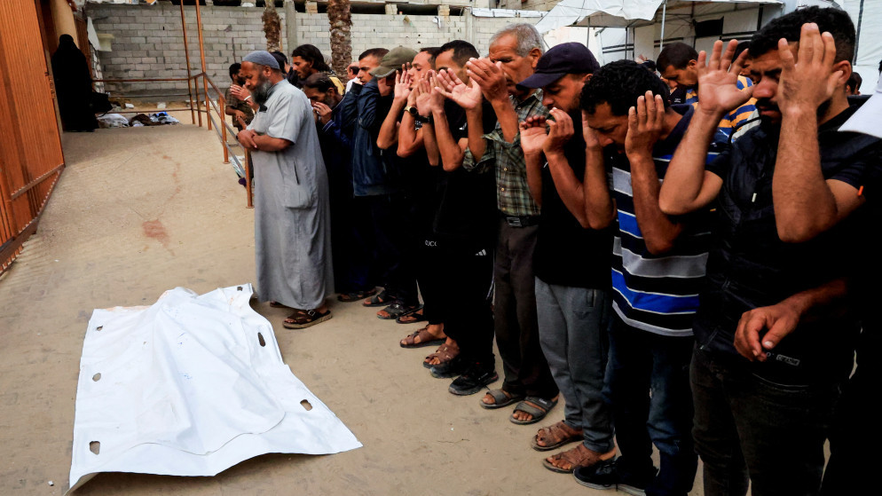 استشهاد 16 فلسطينياً في استهداف الاحتلال منتظري المساعدات في غزة