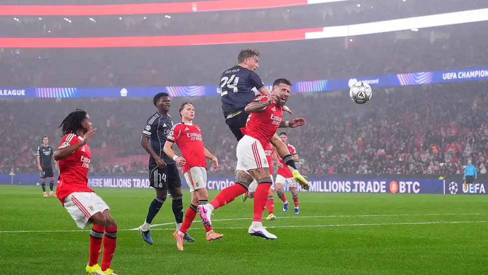 الذكاء الاصطناعي يتوقع نتيجة قمة الريال وبنفيكا