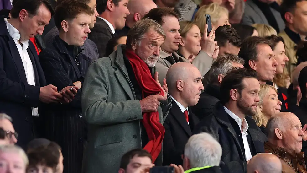 "هناك مشكلة كبيرة" ..  حلم مانشستر يونايتد يواجه الانهيار 