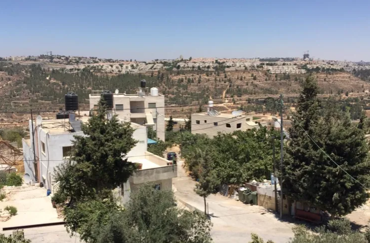 قرية الولجة ..  سلة غذائية في وجه مشروع القدس الكبرى