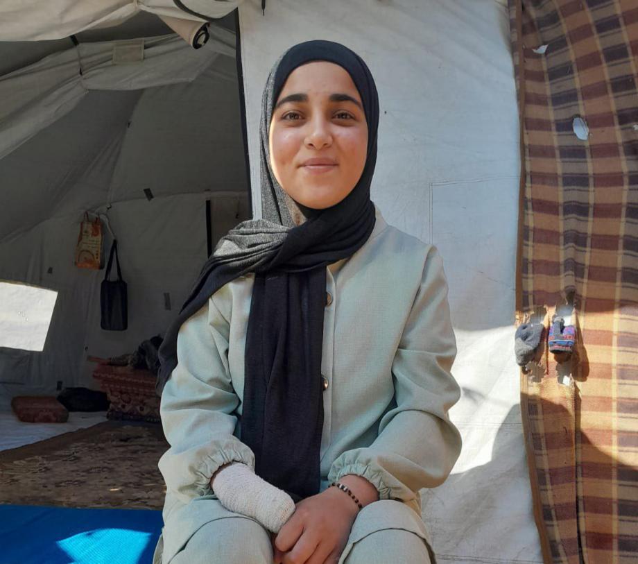 آمنة الندر ..  ملجأ آمن أفقدها يدها اليمنى 