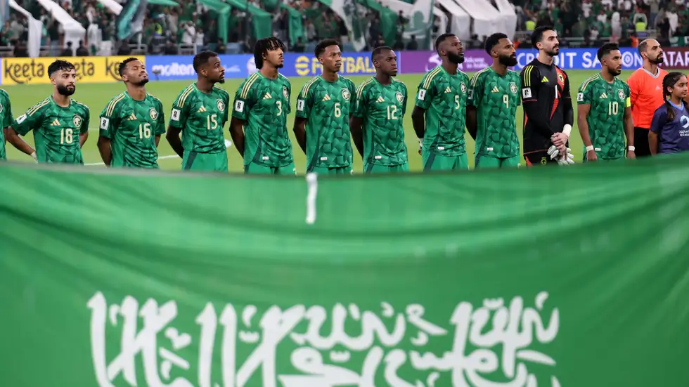 سيارات ومبالغ ضخمة ..  ما حقيقة المكافآت الخيالية للمنتخب السعودي في المونديال؟