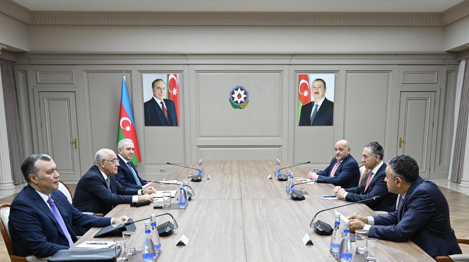 م. القضاة يبحث مع رئيس وزراء أذربيجان التعاون الاقتصادي 