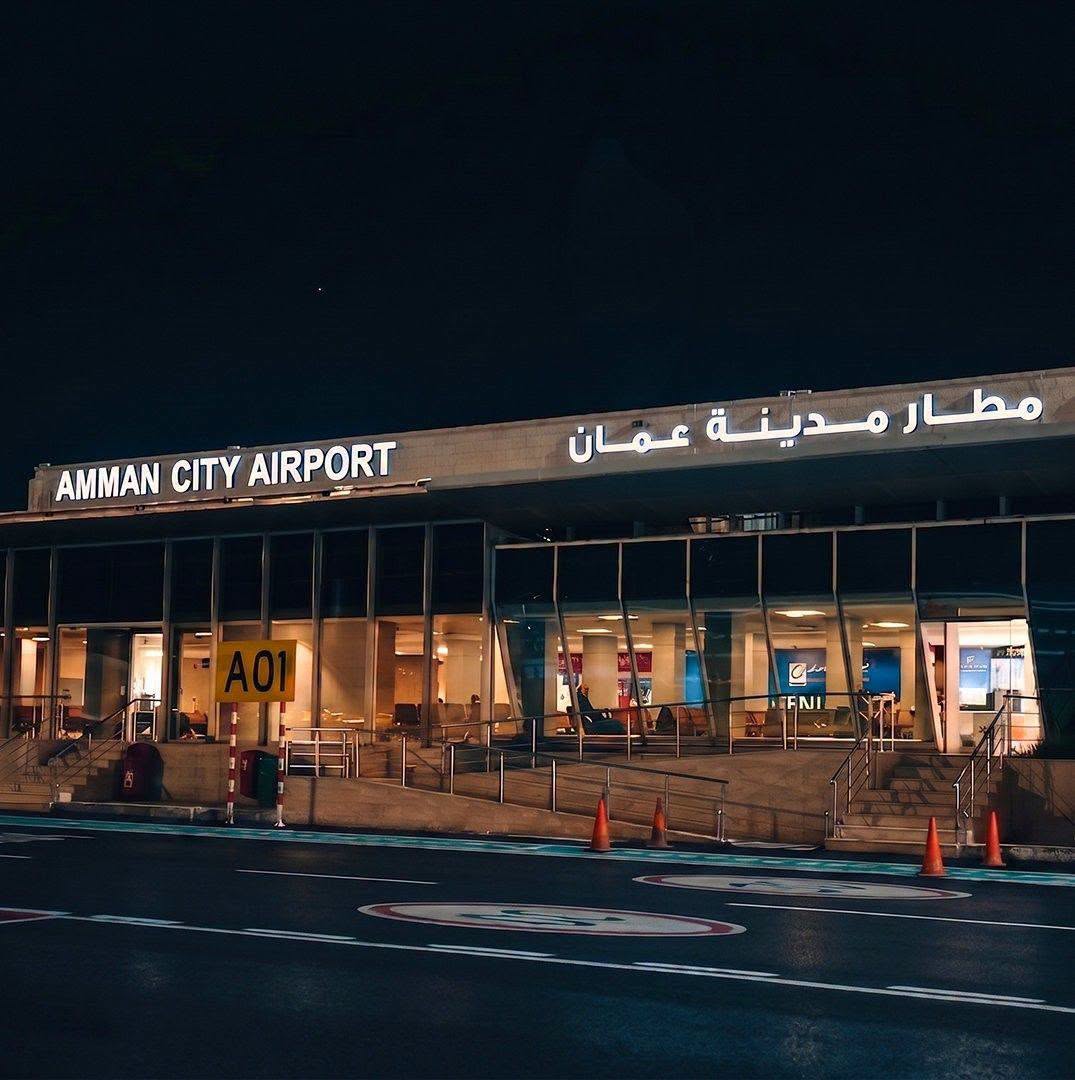 العزام: 20 إلى 25% من المغادرين استخدموا البوابات الإلكترونية في مطار مدينة عمّان