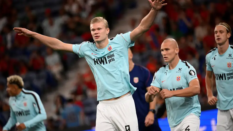 بعد الورطة الكبرى ..  هالاند يثير قلق مانشستر سيتي قبل معركة ليفربول