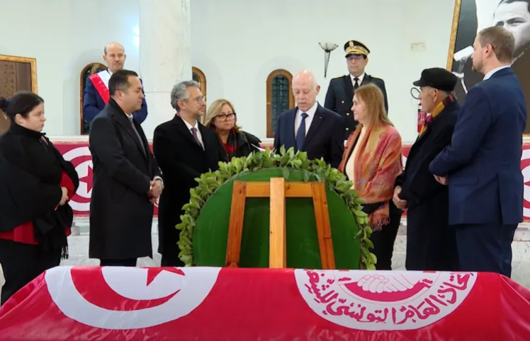 سعيّد: تونس ستدافع عن استقلالها رغم مناورات الخارج