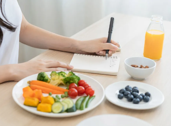 أسرع رجيم يناسب جدولكِ اليومي المزدحم ويحدث فارقاً كبيراً