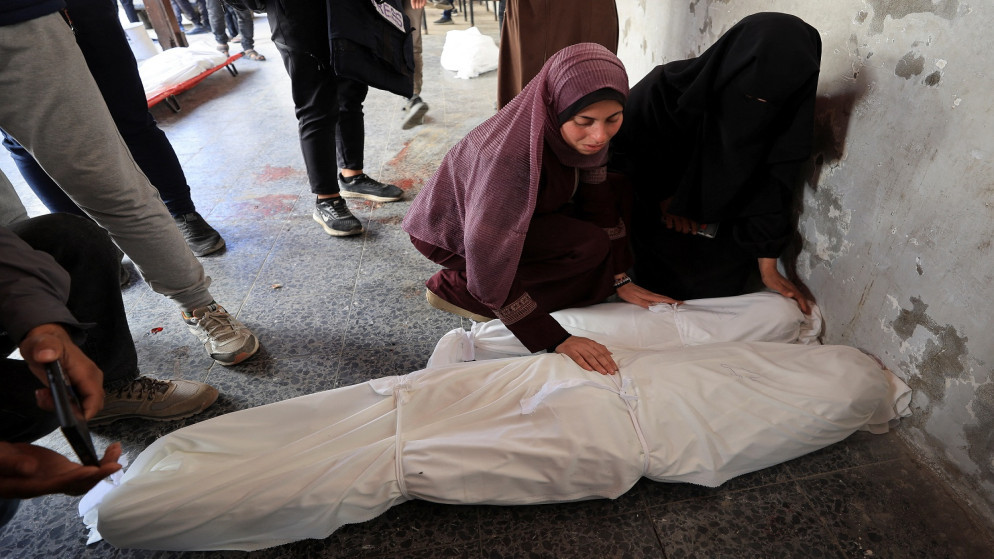 شهداء في قصف الاحتلال على منازل وخيام نازحين وجنوب غزة