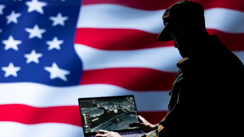 أميركا تعتقل طيارا سابقا في قواتها ..  لتدريبه طيارين صينيين