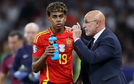 لماذا رفض لامين يامال المغرب واختار إسبانيا؟ ..  دي لا فوينتي يحسم الجدل