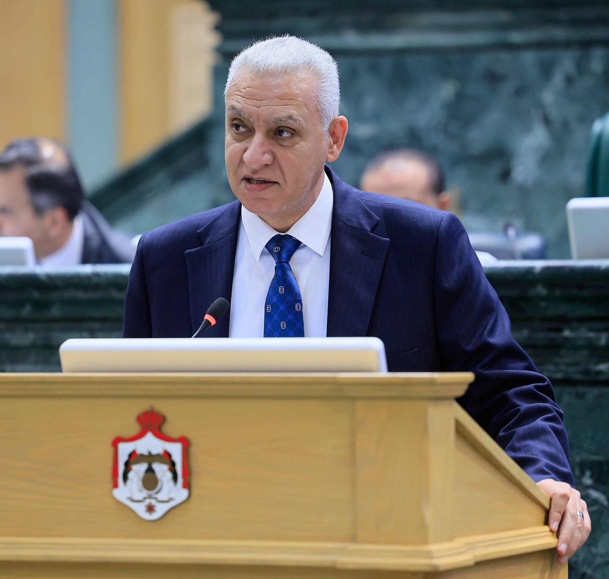 لقطة كاميرا تثير جدلًا تحت القبة  ..  والعموش: انتهاك للخصوصية