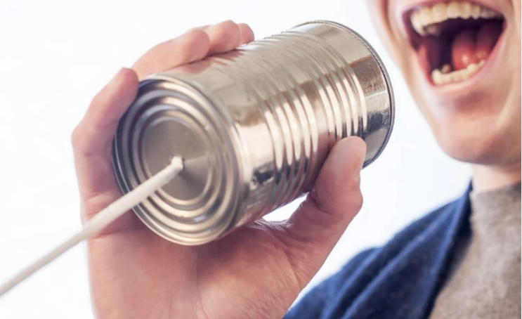 هل تشعر بطعم معدني في فمك؟ إليك أبرز الأسباب