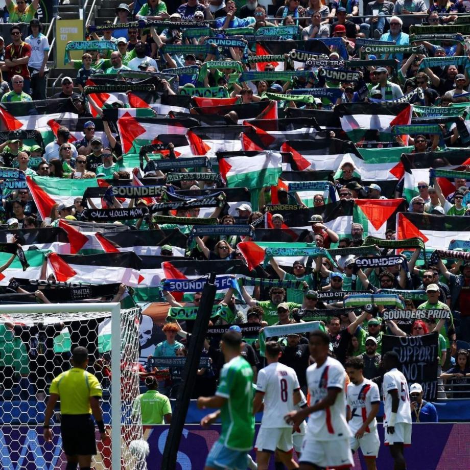 العلم الفلسطيني يتصدر المشهد في بطولة كأس العالم للأندية  