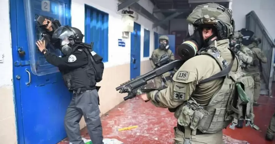 رمضان خلف القضبان… تصعيد إسرائيلي يفاقم معاناة 9500 أسير فلسطيني 