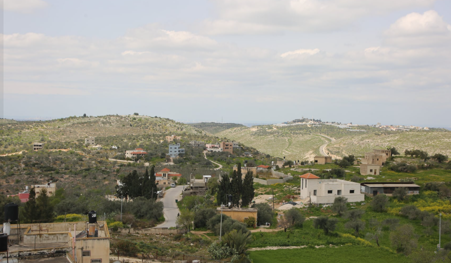 سِفارين قرية العلم والتاريخ التي يحاصرها الإغلاق