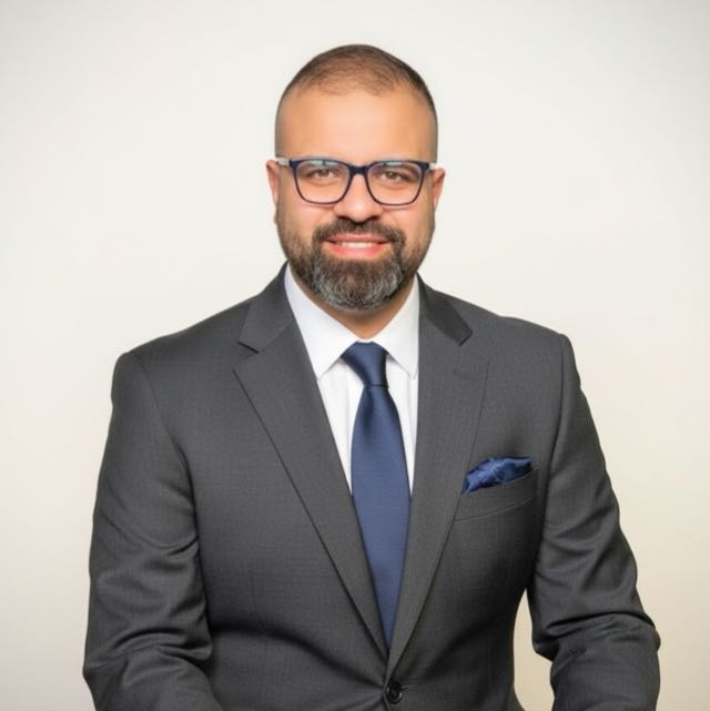 حزين: لا يمكن الفصل بين الحوافز المادية والترقيات… والموظف يستجيب للنظام المتوازن