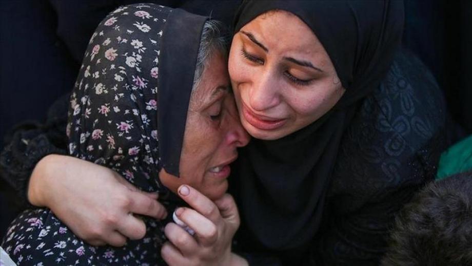 من صمودٍ مُعلَن إلى علاجٍ سرّي ..  رحلة النساء مع الألم النفسي في غزة