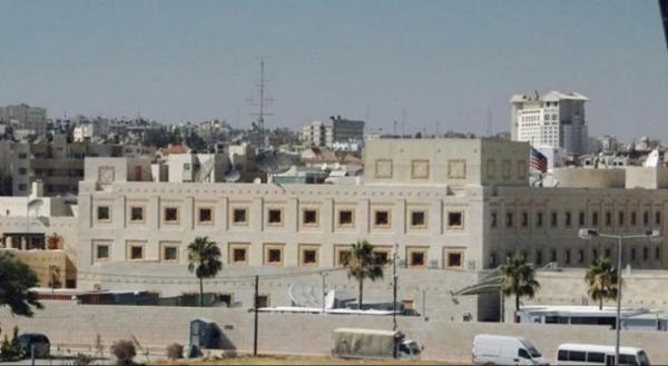 السفارة الأمريكية في عمّان تدعو لتجنب مجمعها خشية استهدافه 