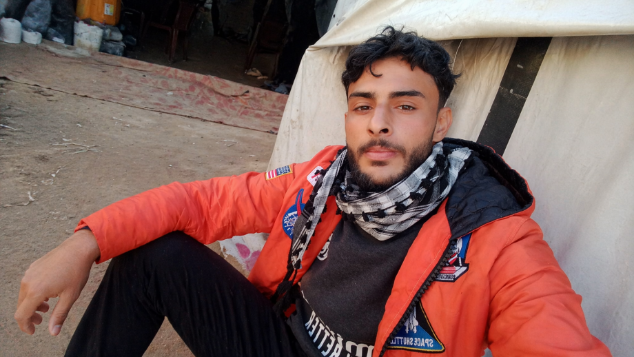 طه لولو: حكاية شاب فقدته عائلته في زحام النزوح بغزة  