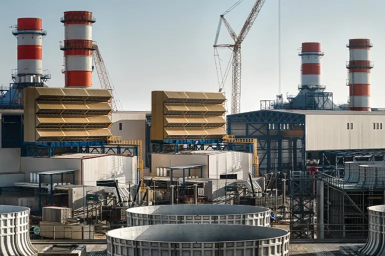 مصر تقلص ساعات عمل المتاجر والمطاعم لخفض فاتورة الطاقة