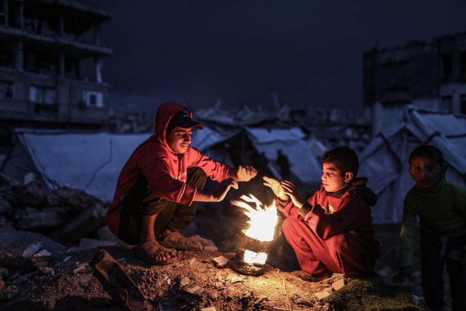 الشتاء يضرب بقسوة: حلول بدائية لا تنقذ نازحي غزة من الغرق