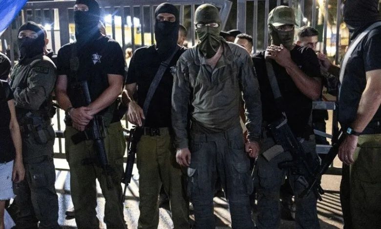 جنود إسرائيليون يدافعون عن تعذيبهم أسيرا فلسطينيا