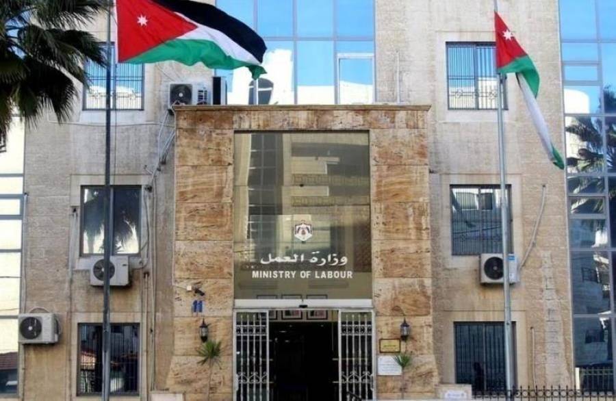 العمل تحذر: شهر يفصلنا عن انتهاء فترة تصويب أوضاع العمالة المخالفة