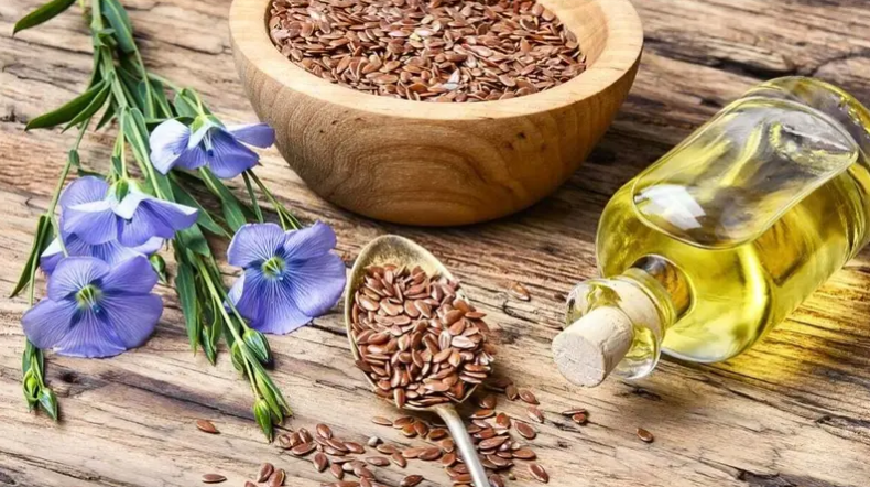 زيت بذور الكتان ينقذ البشرة والشعر من الجفاف الحاد