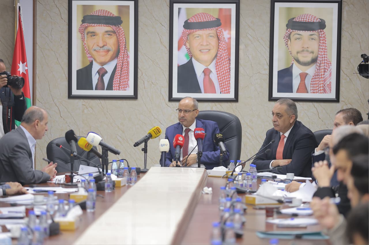 السليحات : موازنة الإدارة المحلية بلغت نحو 265 مليون دينار من ضمنها حصة البلديات