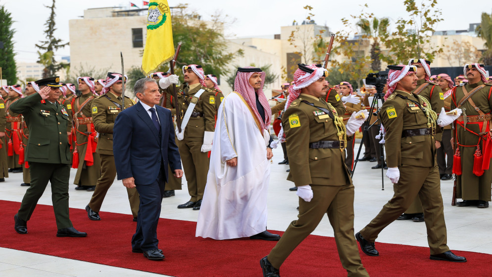 رئيس الوزراء يستقبل رئيس مجلس الوزراء القطري الشيخ محمد آل ثاني