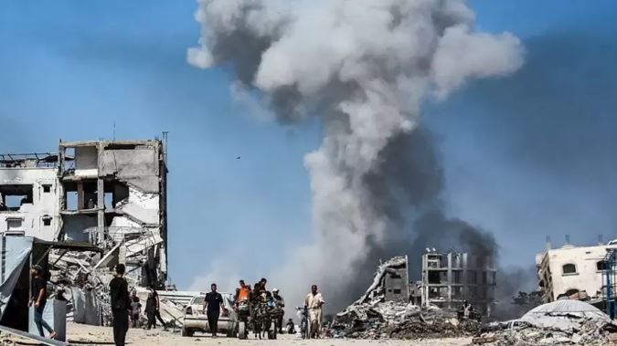 الاحتلال يواصل حرب الإبادة الجماعيَّة على غزَّة يومها الـ 713 