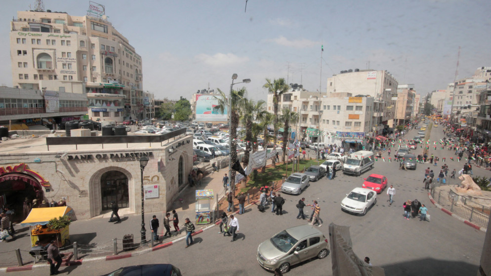 الاحتلال يعتقل 16 فلسطينيا في رام الله