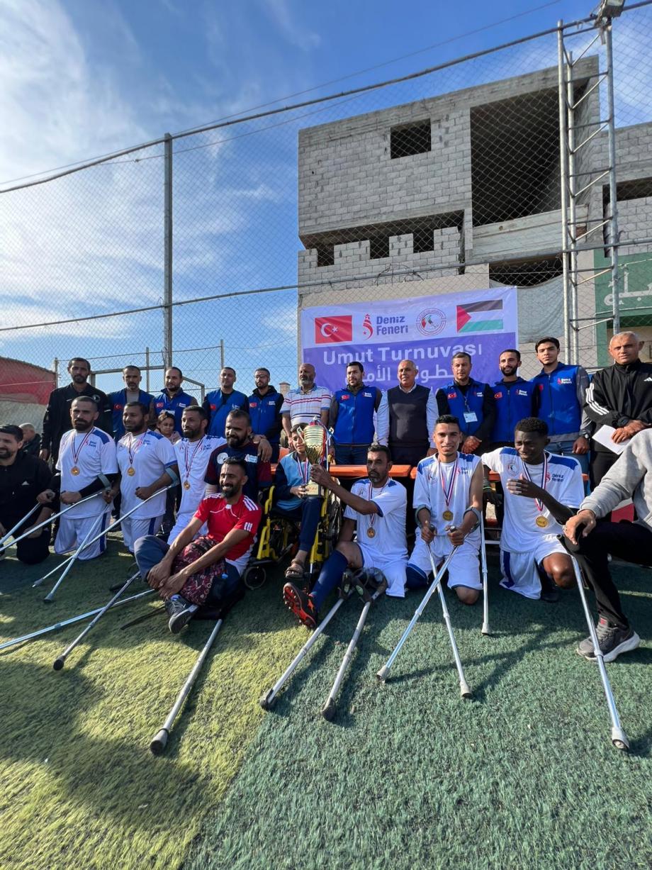 في غزة ..  بطولة كرة قدم تعيد "الأمل" لذوي البتر  