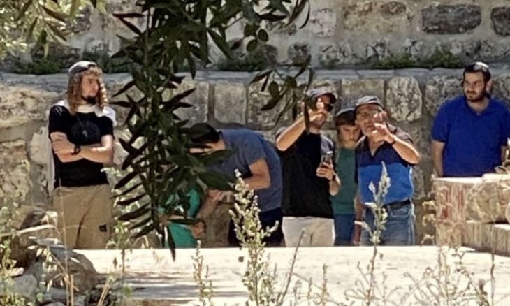 مستوطنون يهاجمون تجمعا لفلسطينيين شمال أريحا