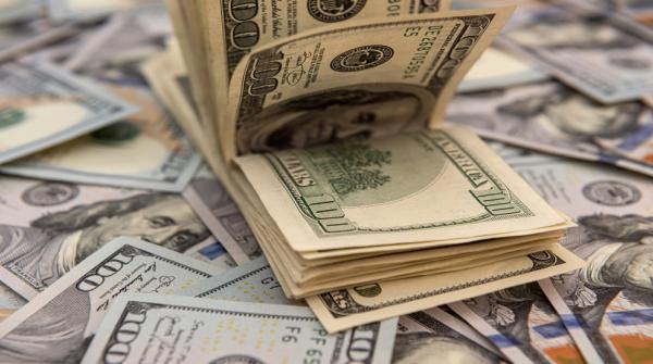 الدولار يتراجع مع ترقب خفض الفائدة الأميركية