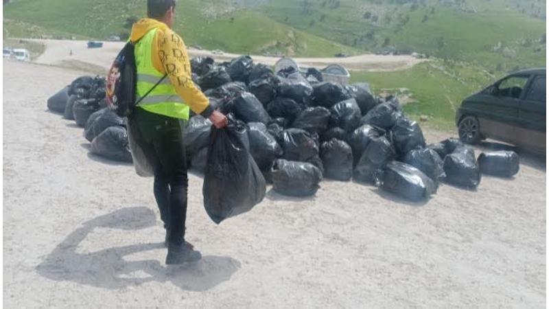 بلدية برقش :أكياس قمامة وزعت بمواقع سياحية ولم تستخدم ولا تتركوا مخلفاتكم خلفكم