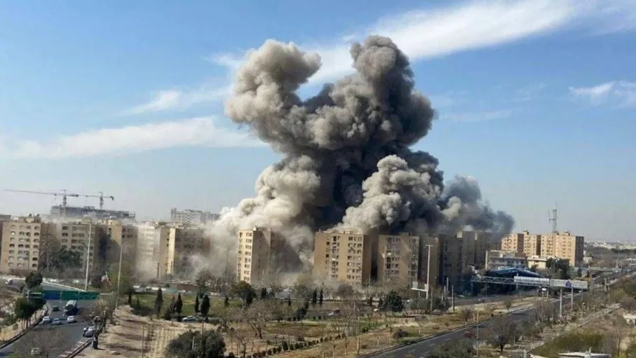 دوي انفجار شرقي طهران تزامنا مع تحليق مقاتلات في شمالها 