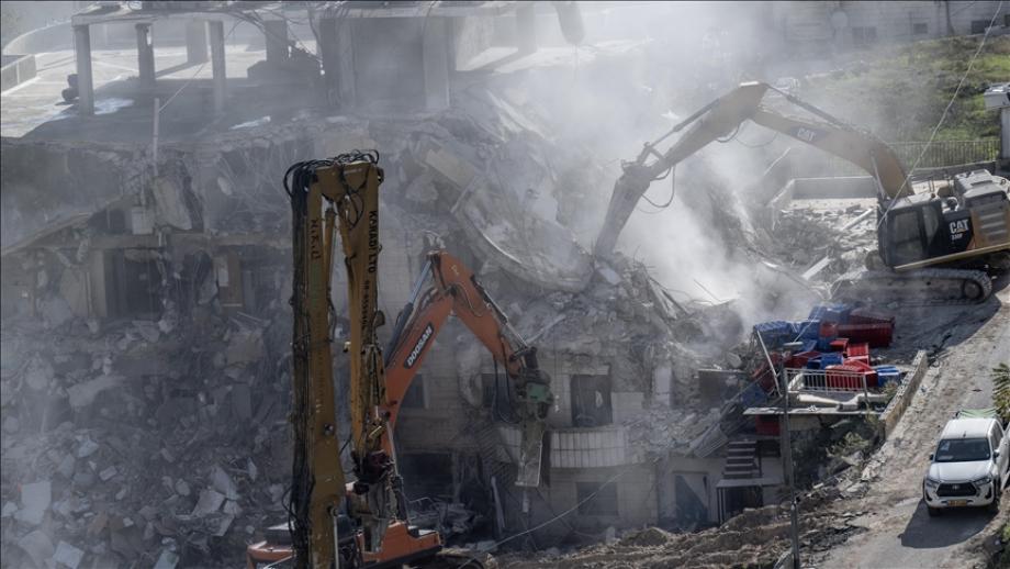 الاحتلال يهدم منزلًا غربي الخليل 