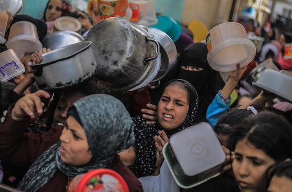 الأونروا: مليون امرأة وفتاة في غزة يواجهن مجاعة جماعية  