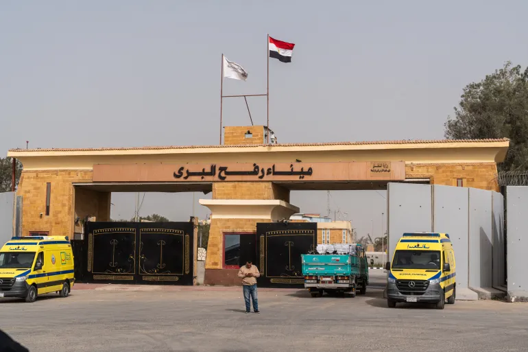 لماذا يخشى نتنياهو ختم "فلسطين" على جوازات المسافرين عبر معبر رفح؟