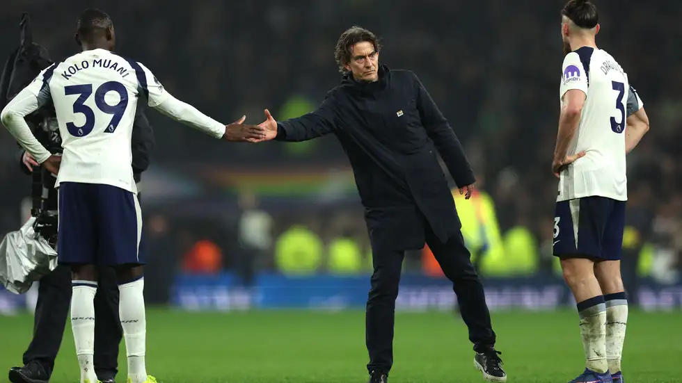 رسميًا ..  توتنهام يقيل توماس فرانك