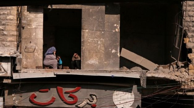 نزوح السكان بعد تجدد الاشتباكات في حلب السورية