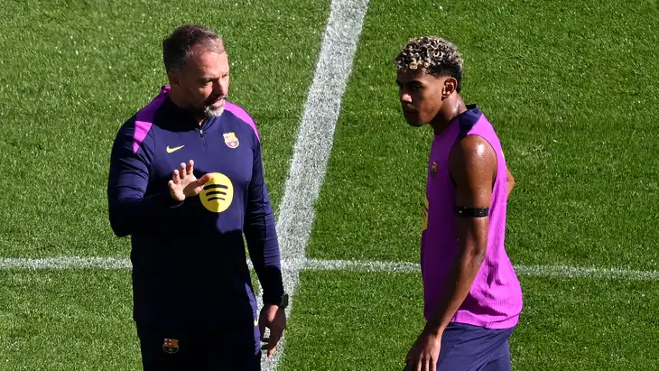 وكيل نجم البوندسليجا يعترف: برشلونة تواصل معنا