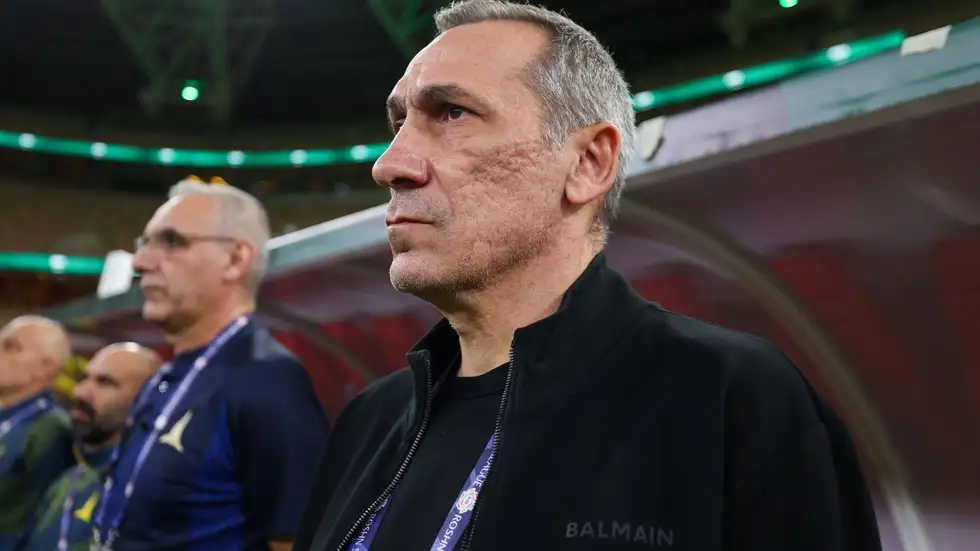 فرحة رينارد وحسرة دونيس ..  كيف تفاعلت الجماهير مع تغييرات المنتخب السعودي؟ 