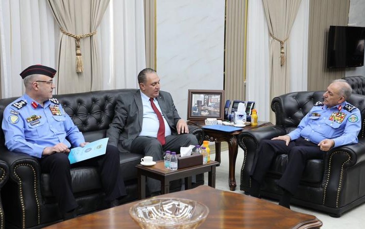 وزير البيئة ومدير الأمن العام يبحثان تعزيز التعاون البيئي واستمرار تنفيذ استراتيجية النظافة والحد من النفايات